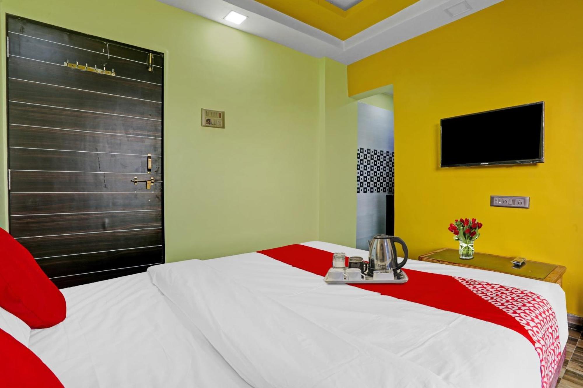 Hotel O Om Sai Residency Lodging And Boarding Taloje Budrukh Exterior foto