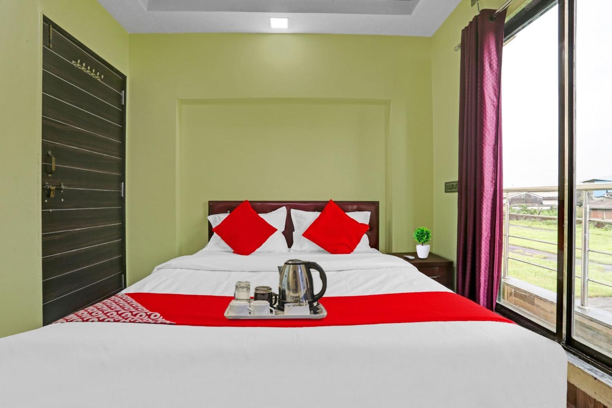 Hotel O Om Sai Residency Lodging And Boarding Taloje Budrukh Exterior foto