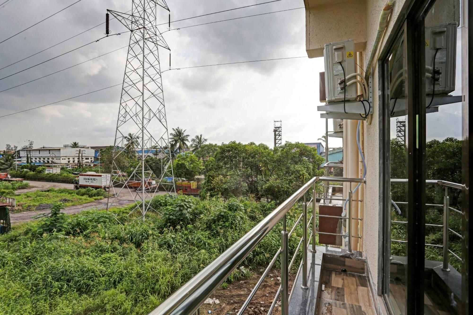 Hotel O Om Sai Residency Lodging And Boarding Taloje Budrukh Exterior foto